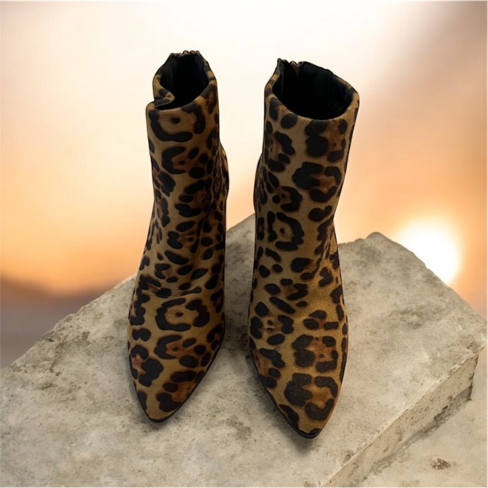 NWOT Top Moda 3” leopard print booties  8 1/2
